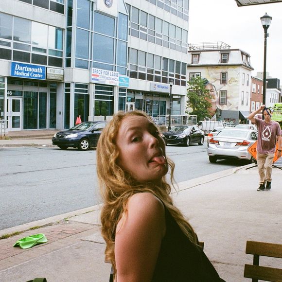 Meet your Posher, Anna - Picture 1 of 1